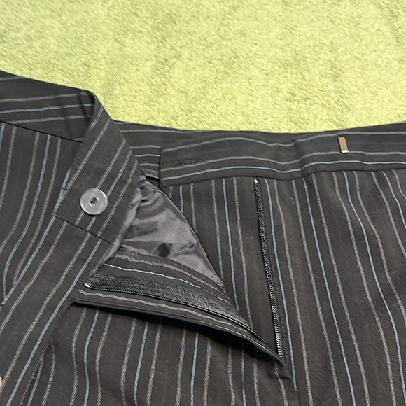 Size 18 women’s dress pants. - Picture 3 of 4